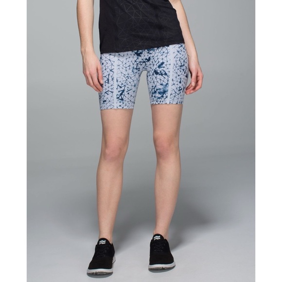 RARE Lululemon Pedal Pace Shorts 4 Silver/Blue - Picture 3 of 11